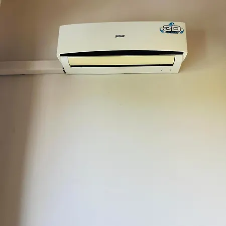 מלון Due Portoni קסטל סן פייטרו טרמה